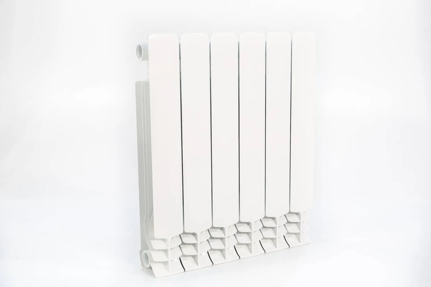 ALUMIINIUMIST RADIAATOR ARMATURA G500F KÜLGÜHENDUSEGA 644X573X90MM 8 RIBI 896W