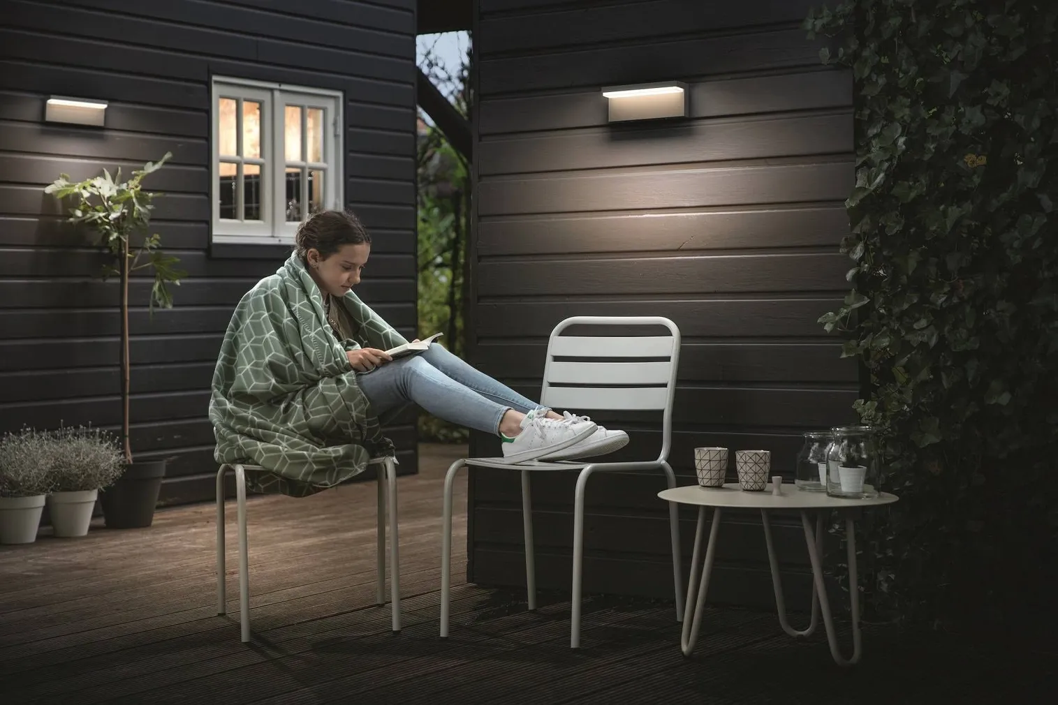 FASSAADIVALGUSTI PHILIPS BUSTAN ANTRATSIIT 4,5W LED 1000LM IP44