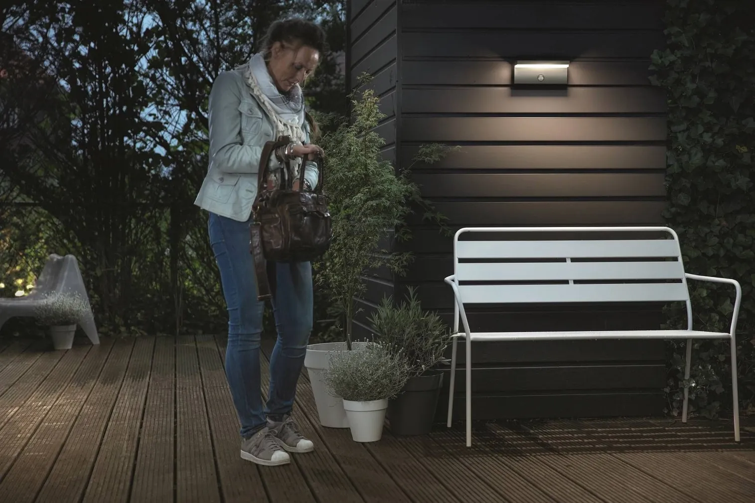 FASSAADIVALGUSTI PHILIPS BUSTAN SENSOR ANTRATSIIT 4,5W LED IP44