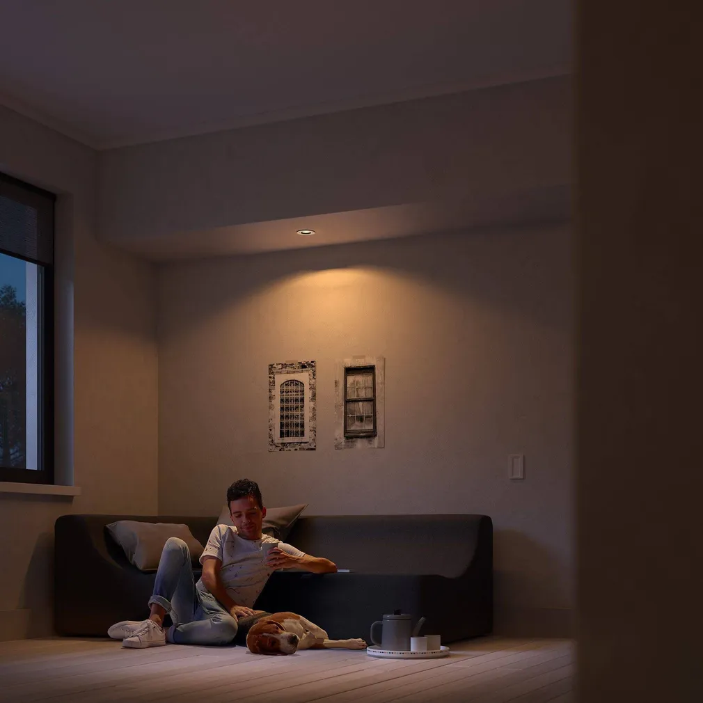 RIPPLAEVALGUSTI PHILIPS 5,5W LED MILLISKIN VALGE HUE TIMMERIGA