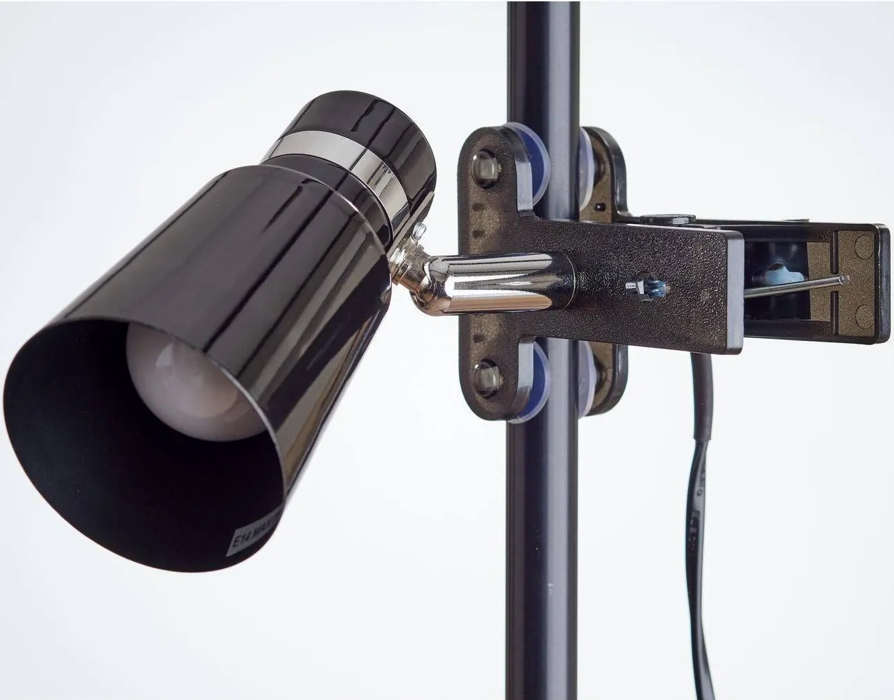 NÄPITSLAMP PINXDISAIN CLIP MUST 25W E14