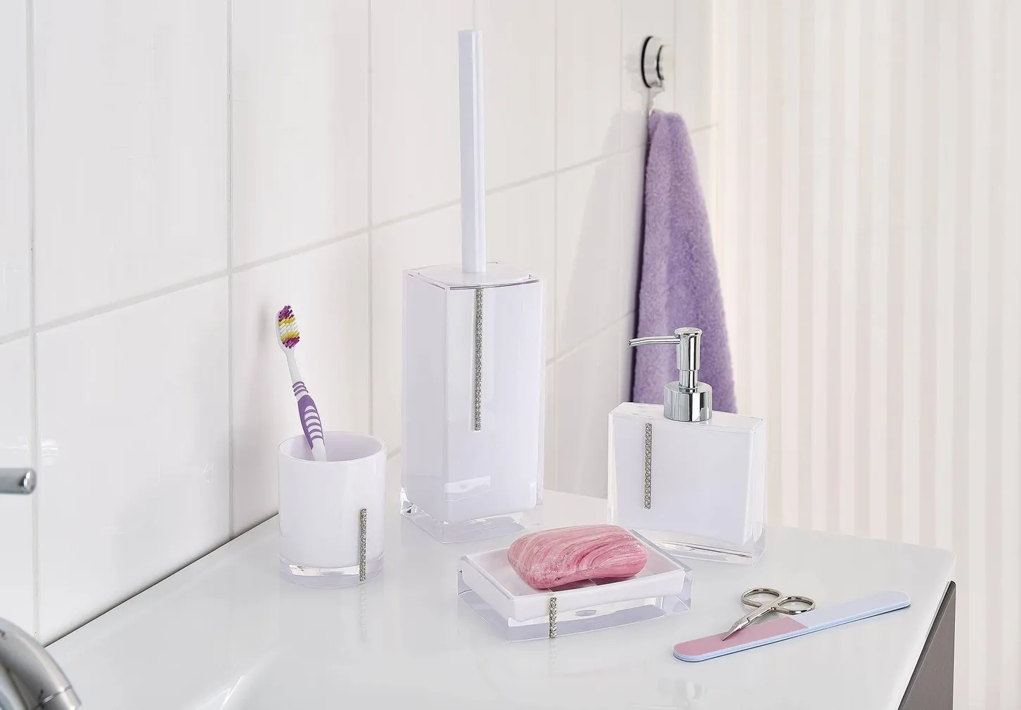 WC-HARI HOIDJAGA RIDDER CLASSY VALGE