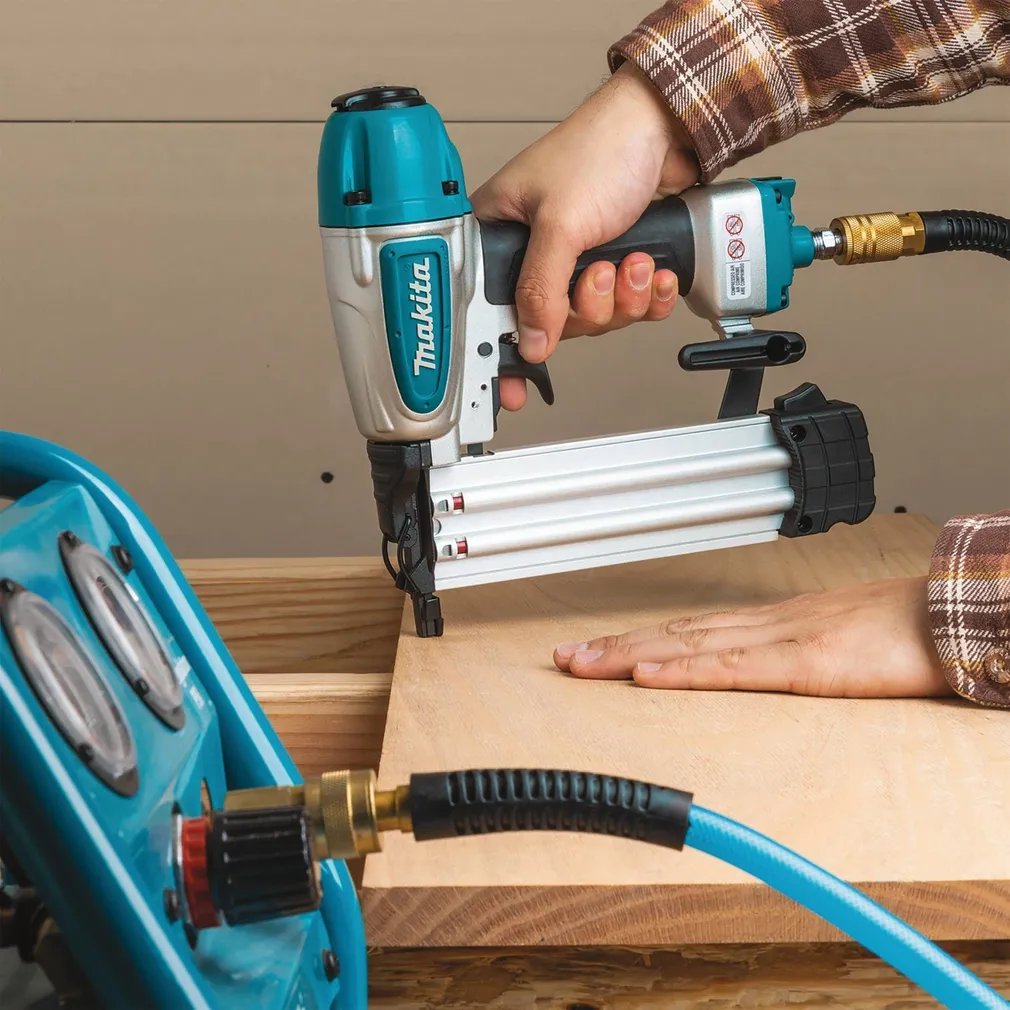 LIISTUNAELAPÜSTOL MAKITA AF506 15-50MM NAELALE