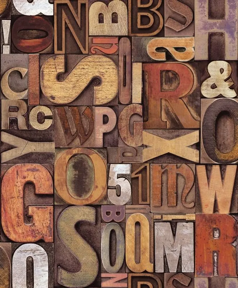 TAPEET DUTCH WALLCOVERINGS BE YOURSELF TOO LETTERS ROOD/BRUIN