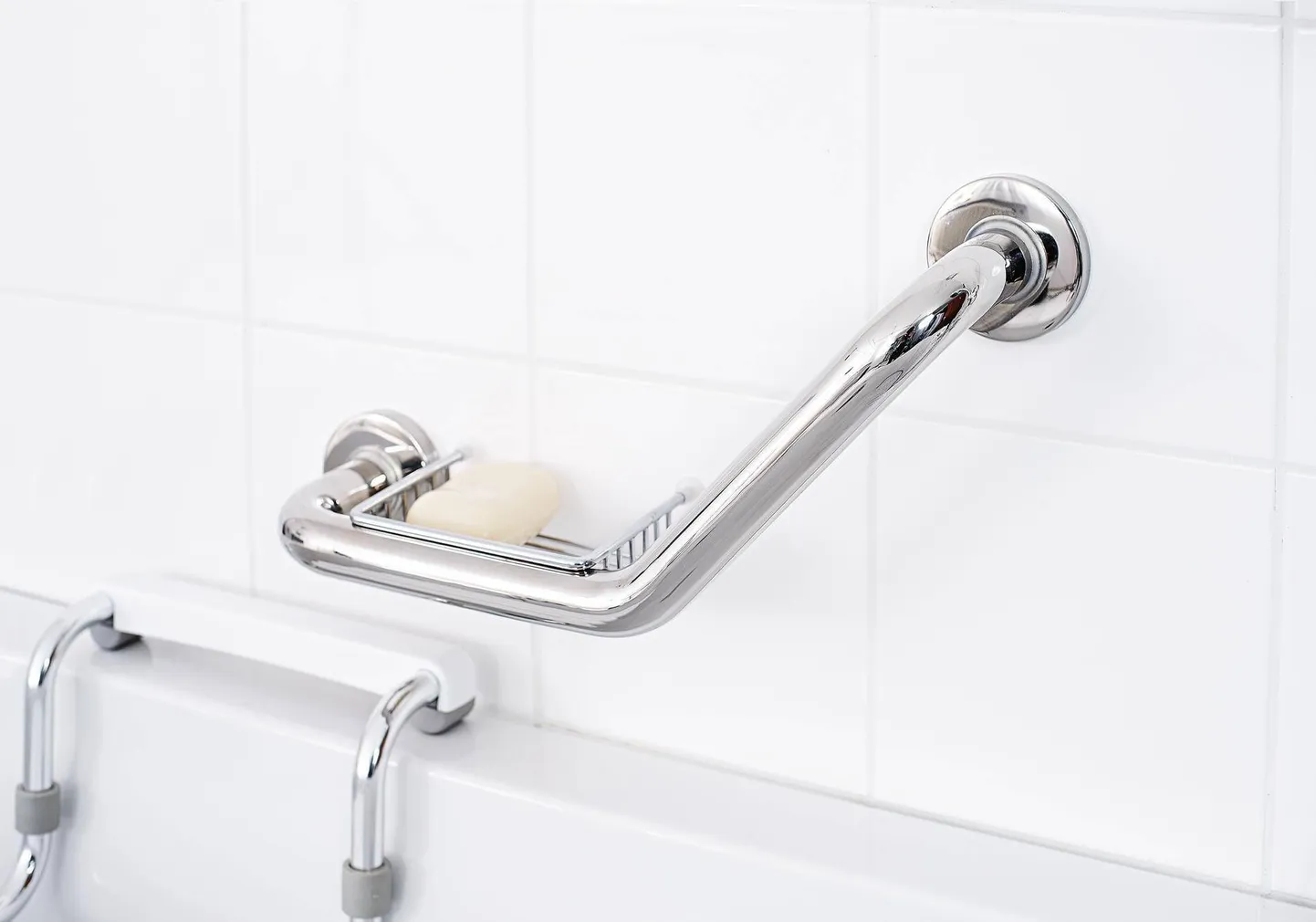 TURVAKÄEPIDE SEEBIALUSEGA RIDDER 530X145MM ROOSTEVABA TERAS KROOM