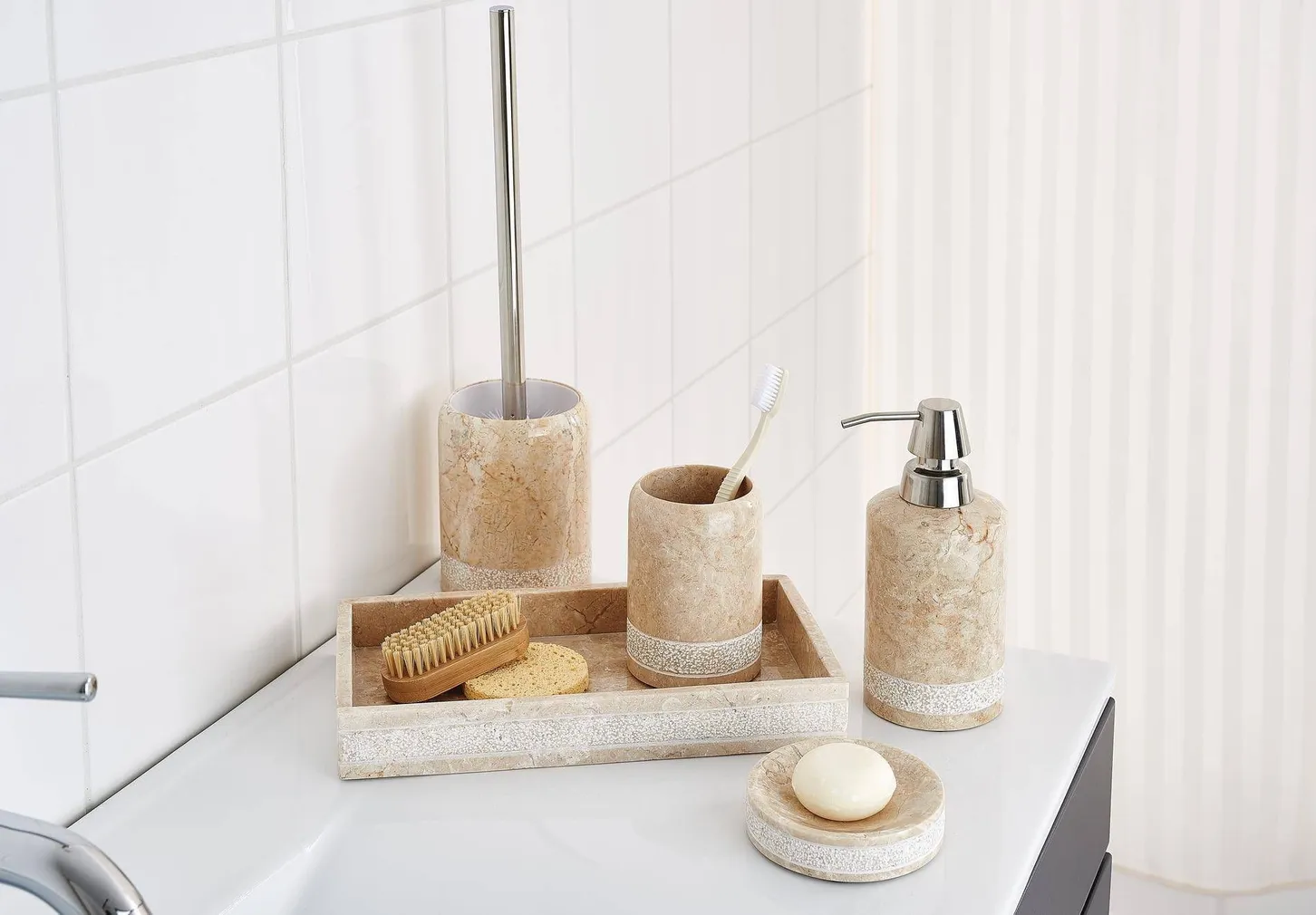 WC-HARI HOIDJAGA POSH BEEŽ