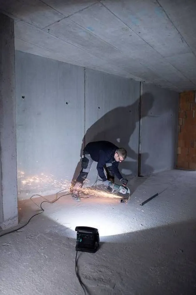 TÖÖVALGUSTI BRENNENSTUHL HYBRID 60W 6200LM LED MULTY BATTERY IP65