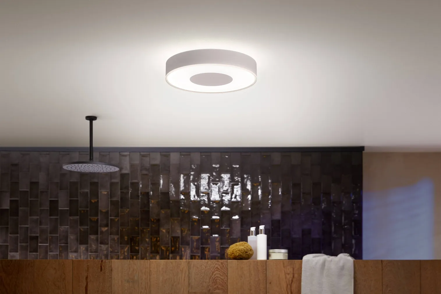 VANNITOAVALGUSTI PHILIPS HUE XAMENTO M 33,5W 2200-6500K+RGB IP44 HUE
