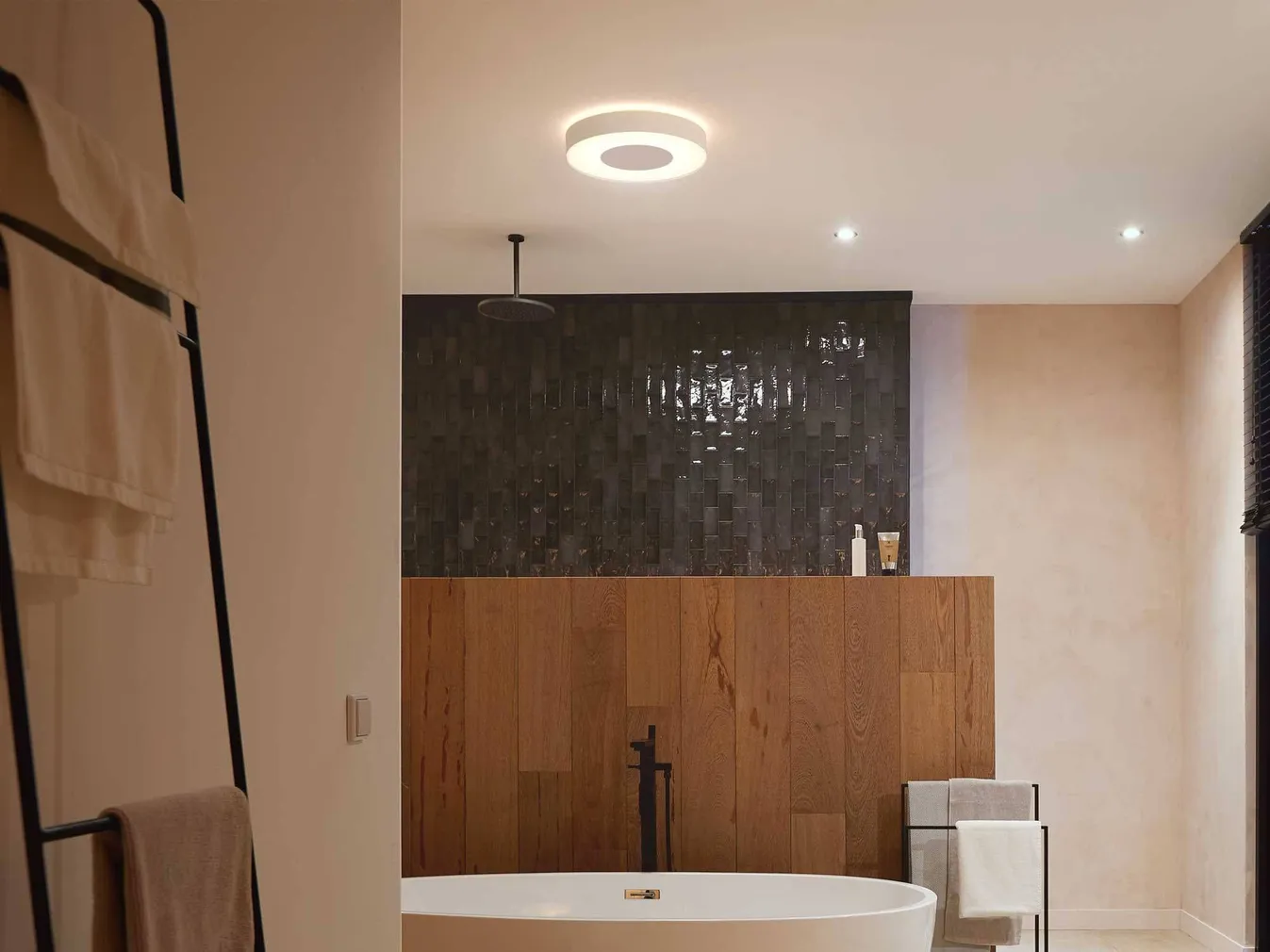 VANNITOAVALGUSTI PHILIPS HUE XAMENTO L 52,5W 2200-6500K+RGB IP44 HUE