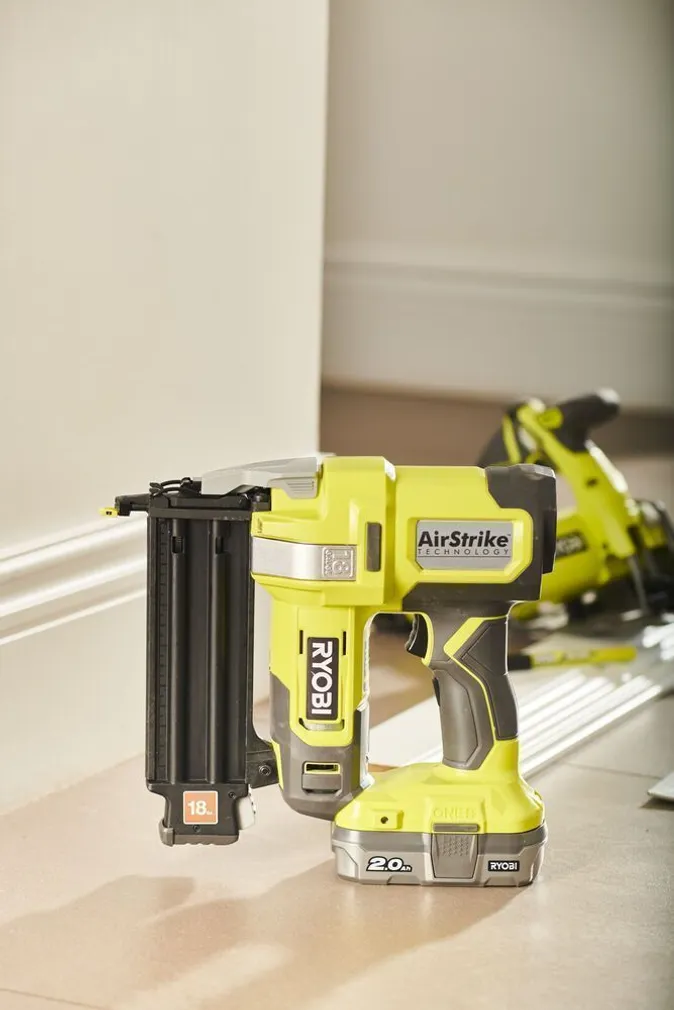 AKUNAELAPÜSTOL RYOBI R18GN18-0 ONE+ 18G 15-50MM