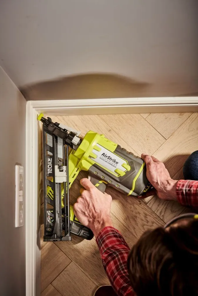 AKUNAELAPÜSTOL RYOBI R15GN18-0 ONE+ 15G 24-64MM