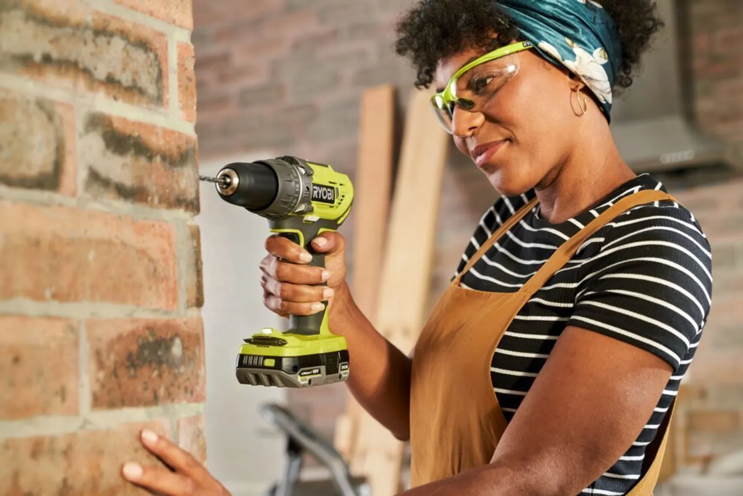 AKULÖÖKTRELL RYOBI R18PD3-220S 18V 2X2,0AH