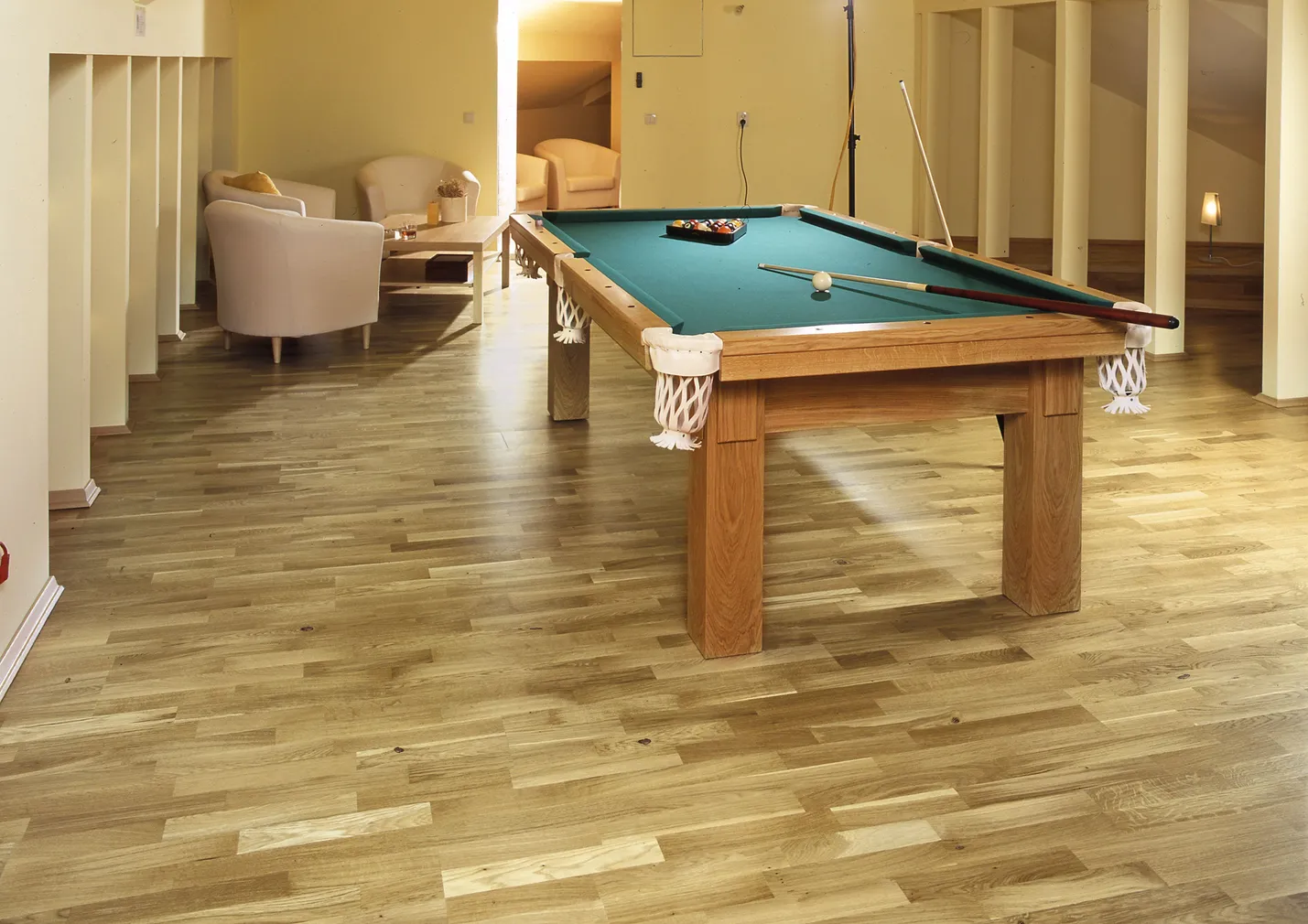 LAUDPARKETT BARLINEK 10MM TAMM STANDARD 3-LIPPI MATT LAKK