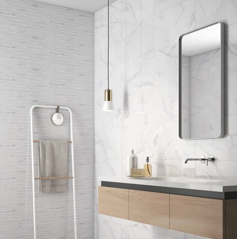 SEINAPLAAT PRISSMACER ESS VENATO BLANCO GLOSSY 33,3X55CM
