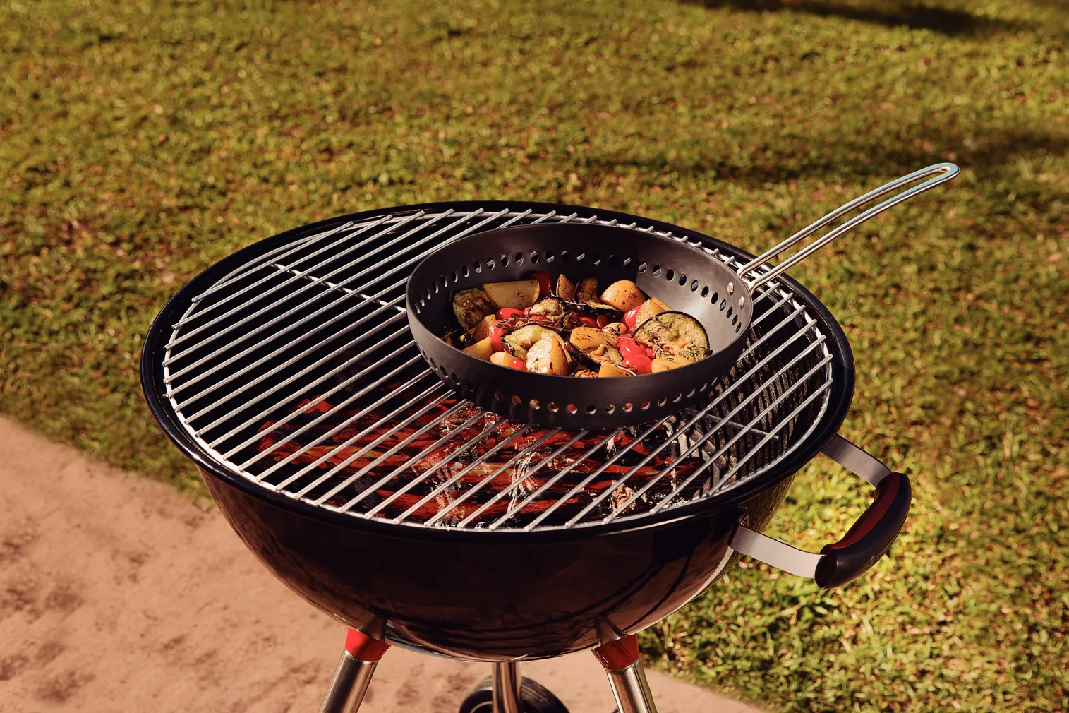 WOK-PANN TRAMONTINA CHURRASCO AUKUDEGA KÄEPIDEMEGA 26CM