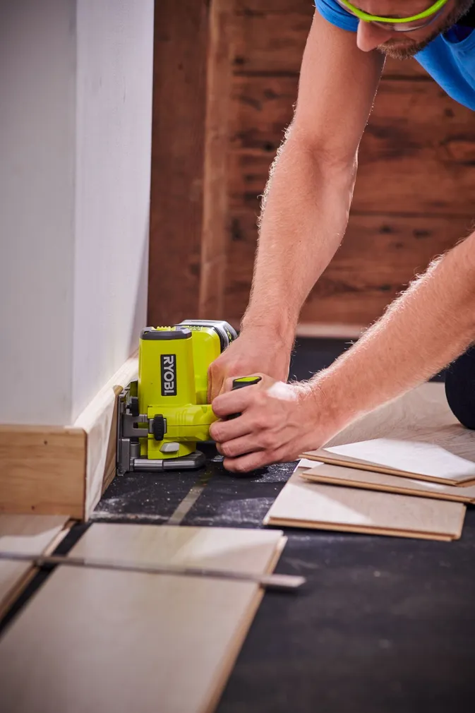 UNIVERSAALSAE KOMPLEKT RYOBI 18V, 2,0AH AKUGA