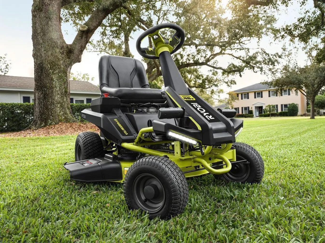 AKUMURUTRAKTOR RYOBI RY48RM76A 