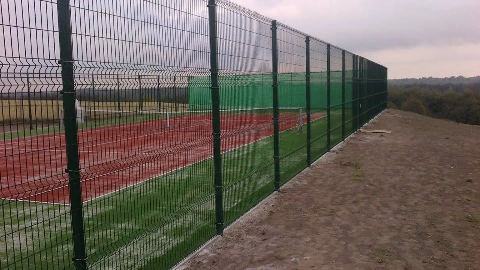 AIA KEEVISPANEEL 3D 50X200/4MM 1,53X2,5M RAL6005