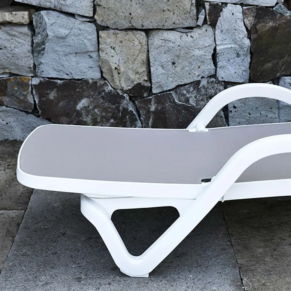 LAMAMISTOOL RESORT BEEŽ PLASTIK