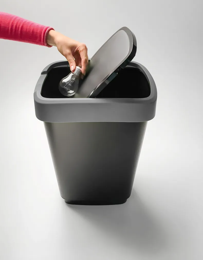 PRÜGIKAST TWIST KAANEGA MUST 25L