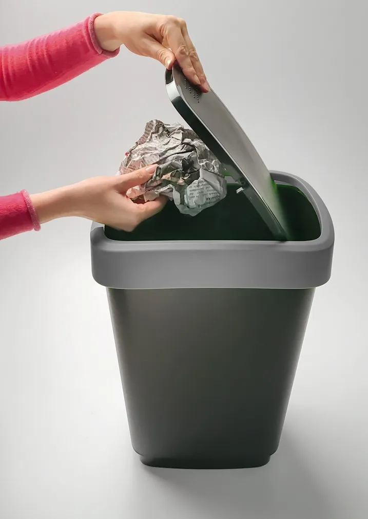 PRÜGIKAST TWIST KAANEGA MUST 25L