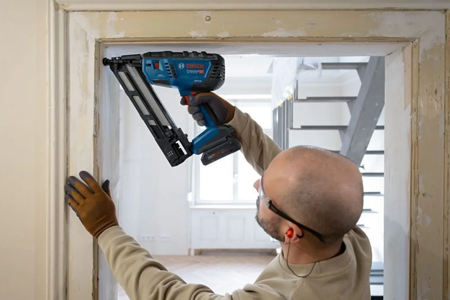 AKUNAELAPÜSTOL BOSCH GNH 18V-64 MD, ILMA AKU JA LAADIJATA