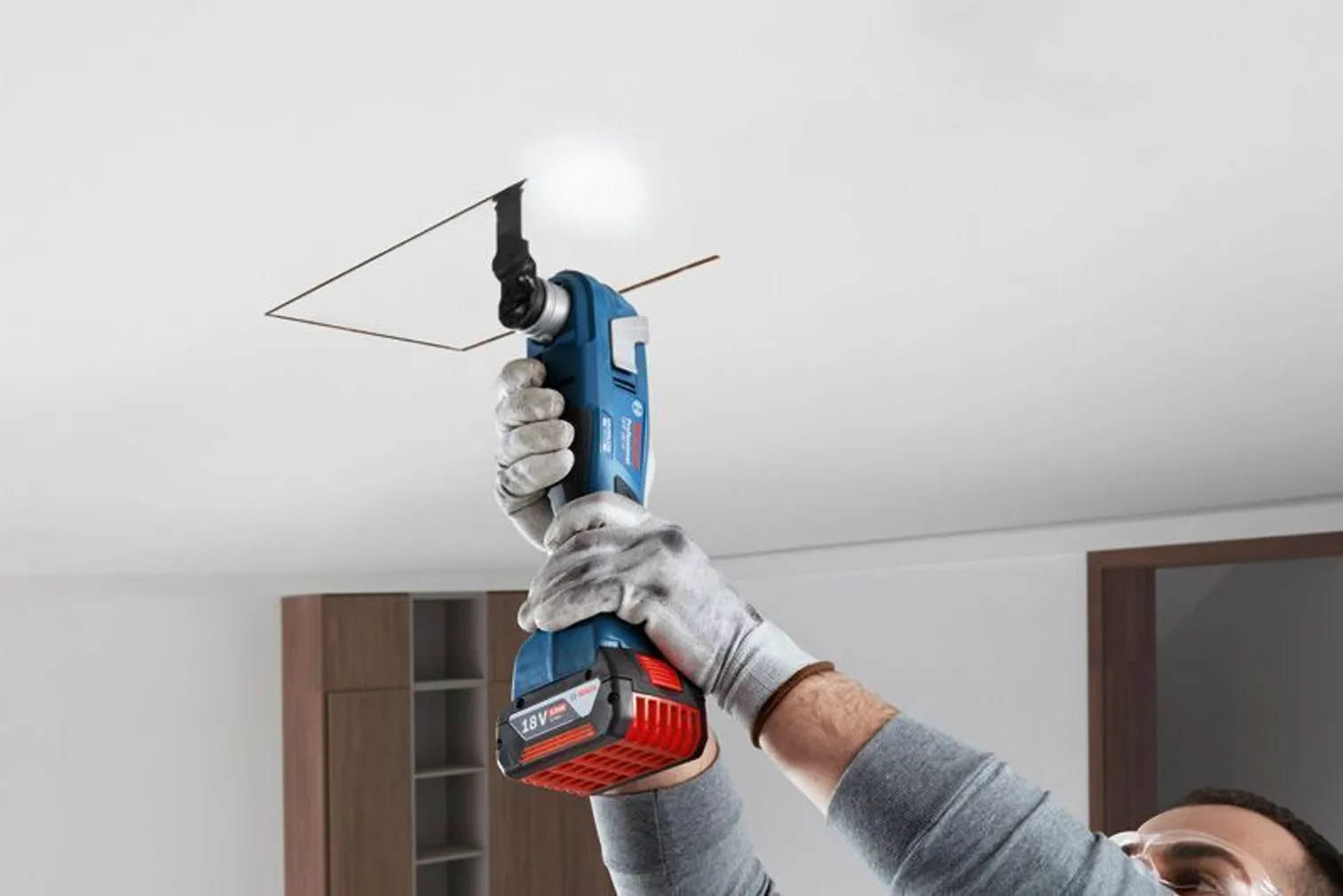 UNIVERSAALTÖÖRIIST BOSCH GOP 18V-34 PROFESSIONAL