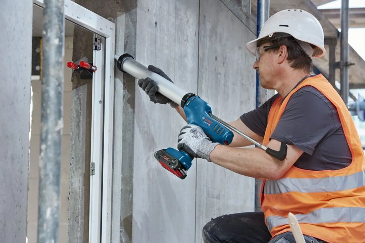AKUGA HERMEETIKUPÜSTOL BOSCH GCG 18V-600, ILMA AKU JA LAADIJATA