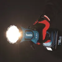 AKULAMP MAKITA 18V ILMA AKU JA LAADIJATA