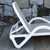 LAMAMISTOOL RESORT BEEŽ PLASTIK