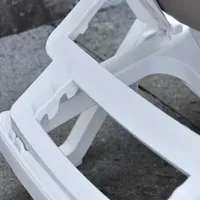 LAMAMISTOOL RESORT BEEŽ PLASTIK