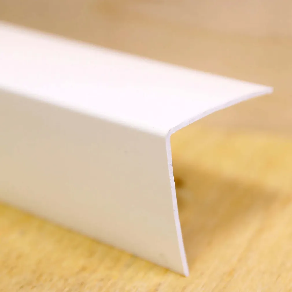 VÄLISNURGALIIST PVC KKU30 VALGE 30X30MM 2,6M