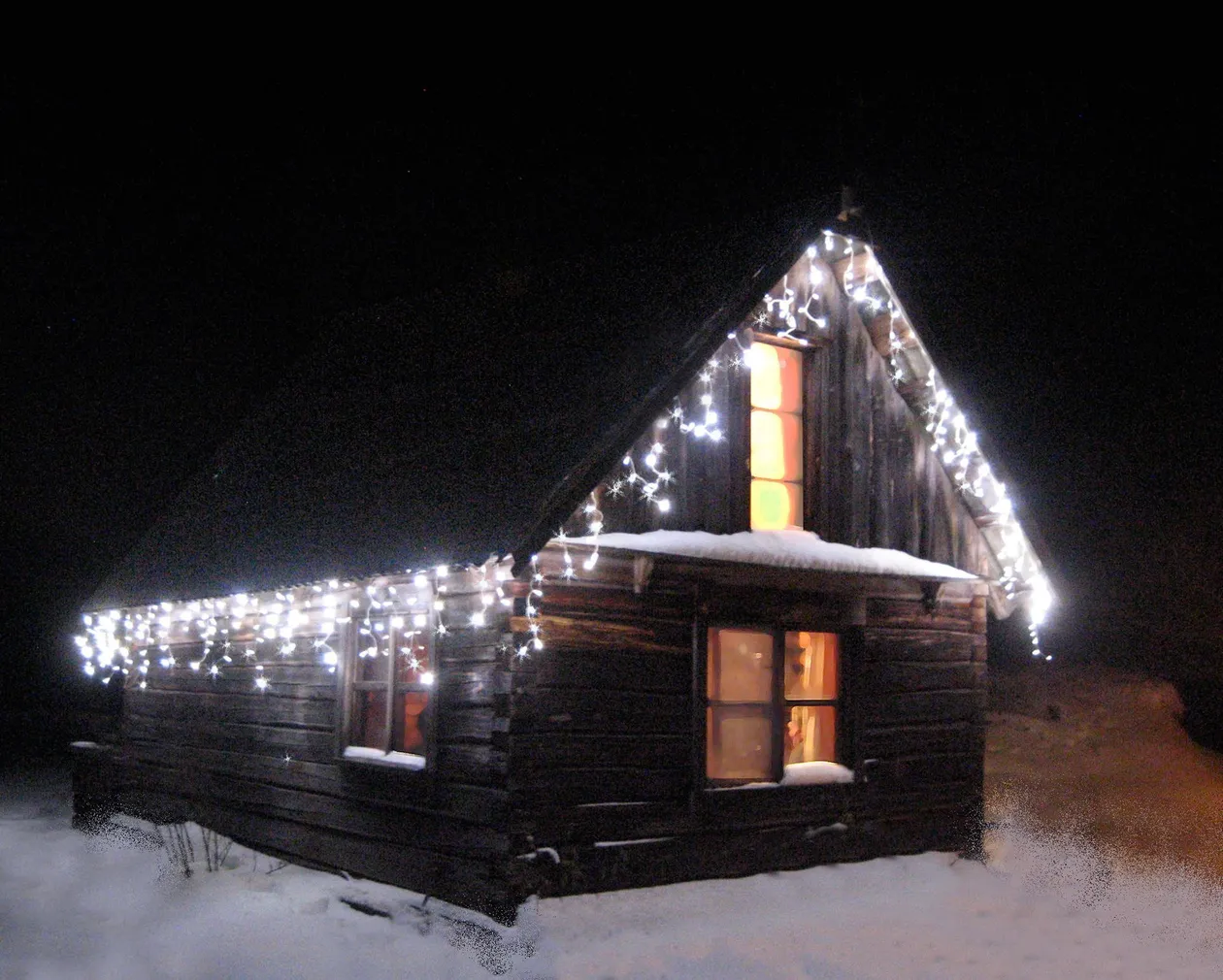 VALGUSKARDIN JÄÄPURIKAKUJULINE 100LED 5M KÜLM VALGE, VALGE KAABEL, JÄTKATAV