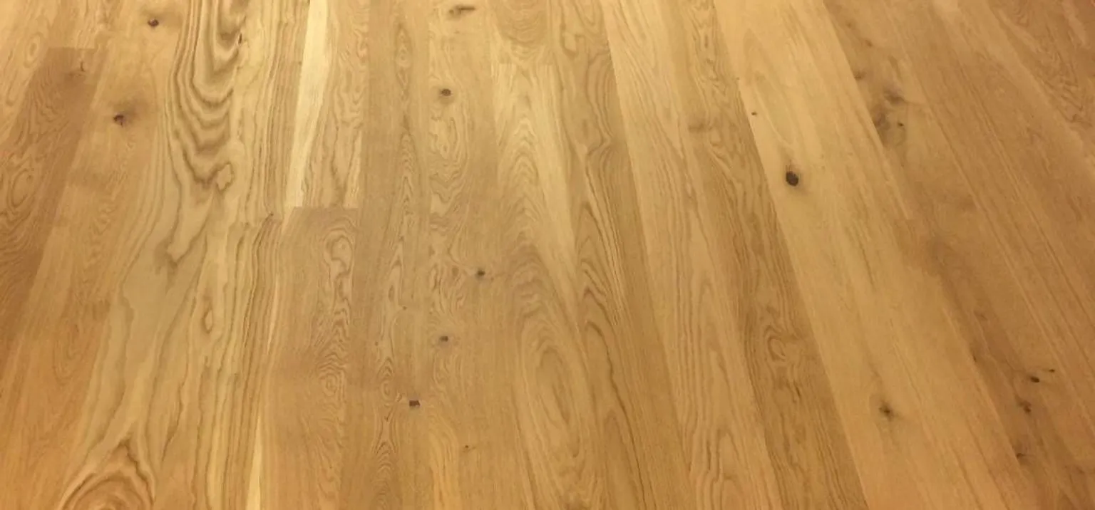 LAUDPARKETT 13MM TAMM AMEERIKA 1-L HARJATUD MATT LAKK