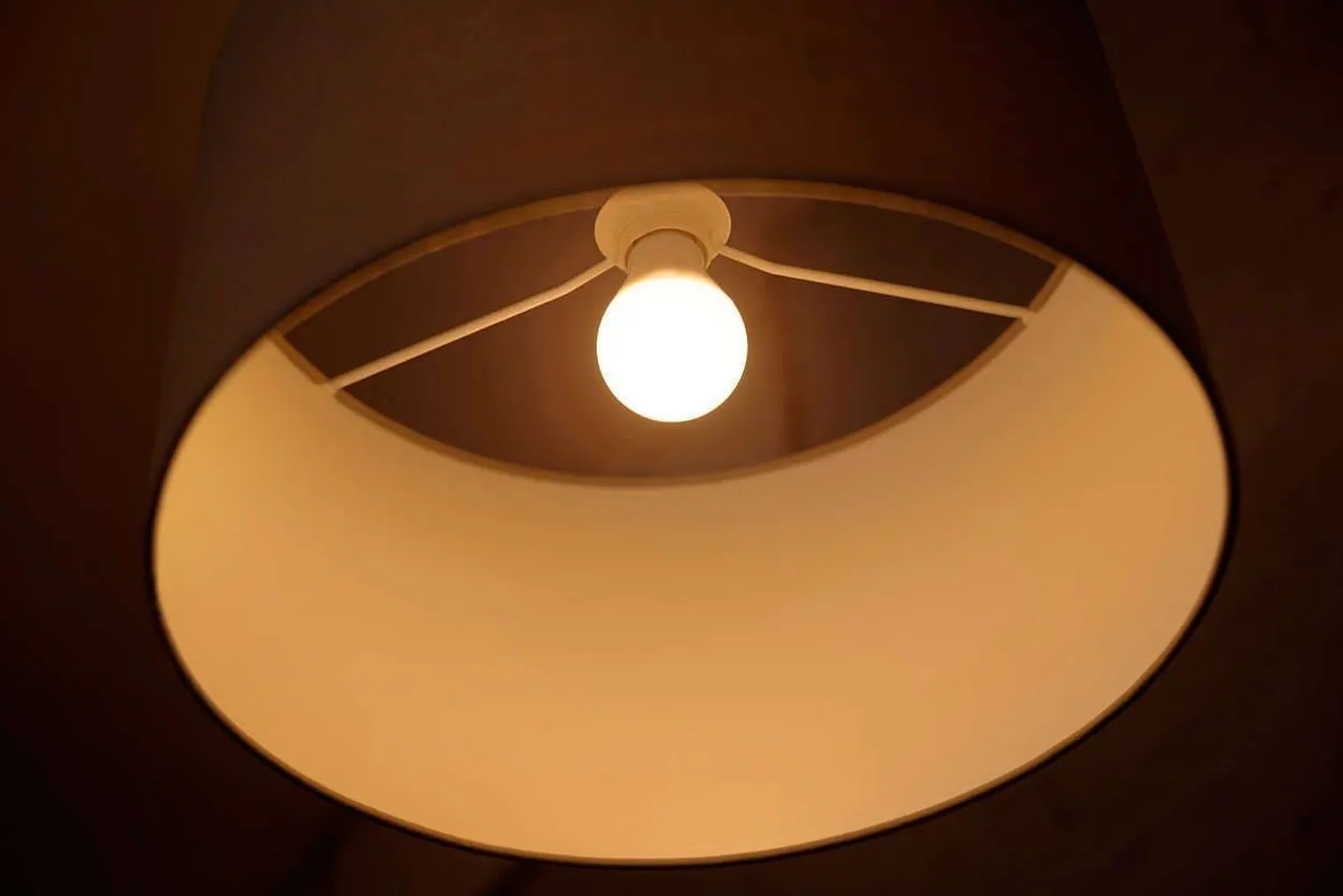 LED LAMP SSW 8 - 60W A60 E27 WW FR PHILIPS