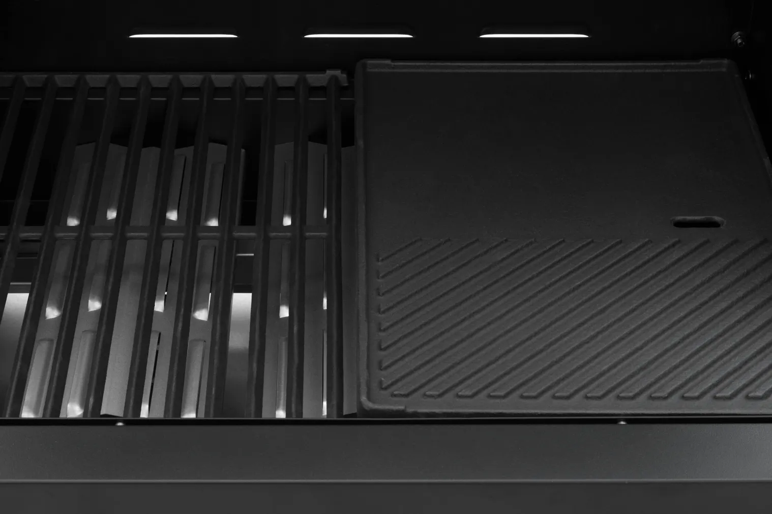 GAASIGRILL MUSTANG MONTEREY 3+1 PUNANE