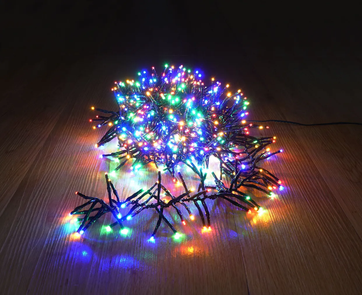 JÕULUVALGUSTUS CLUSTER 768LED VÄRVILINE 4,5M