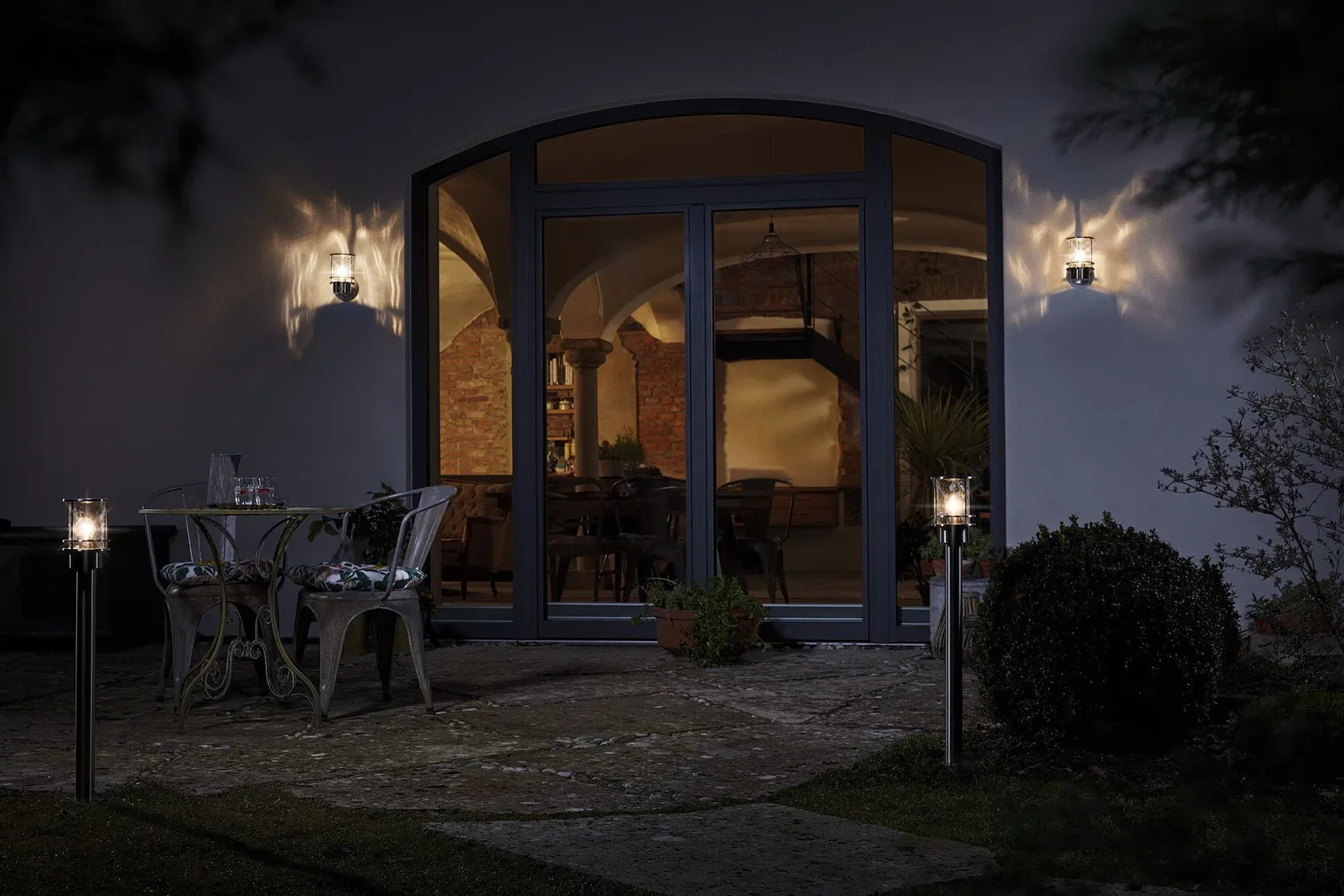 VÄLISVALGUSTI LEDVANCE CLASSIC POST SENS UP E27 ST