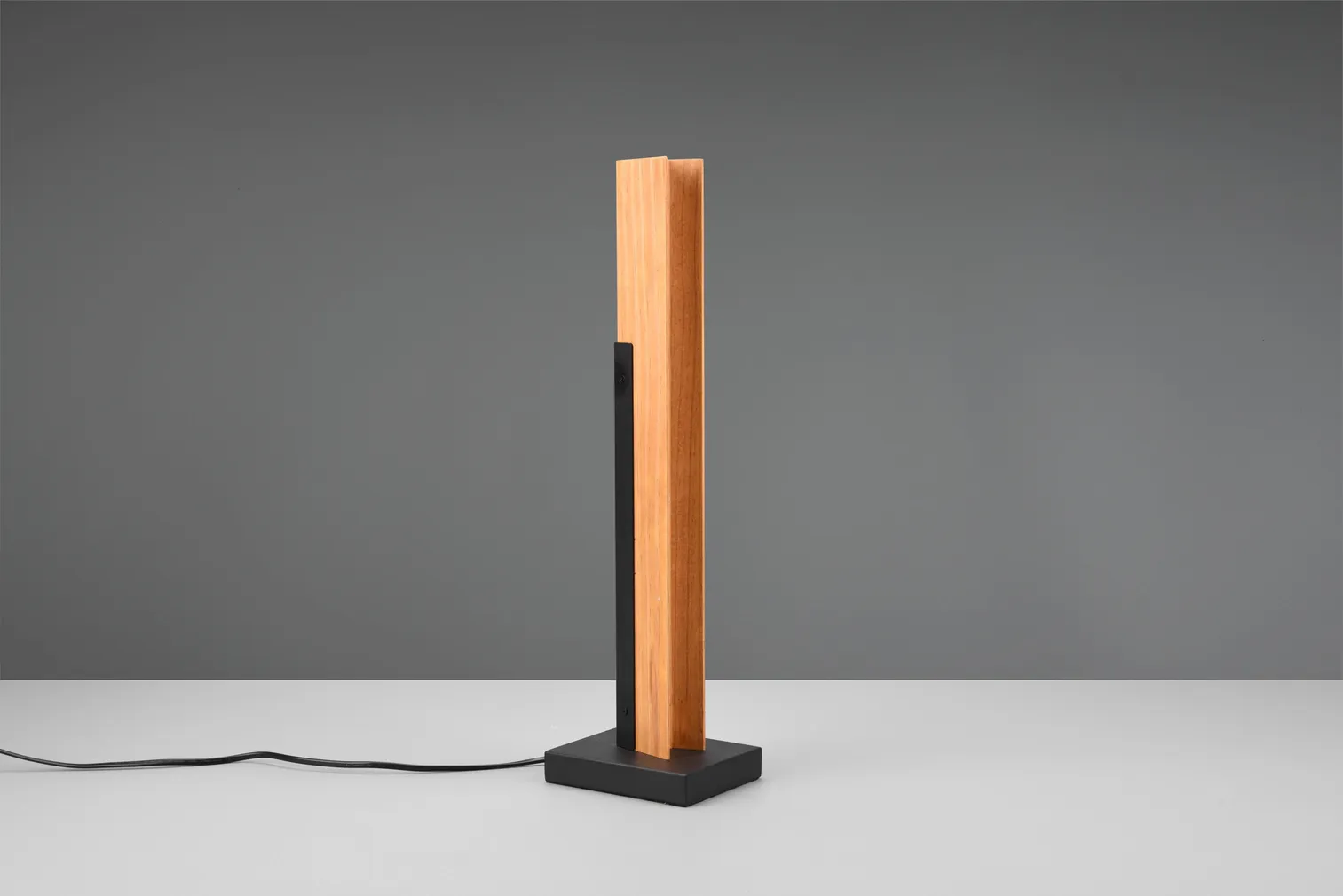 LAUALAMP TRIO KERALA 8W 3000K 950LM MUST/PUIT