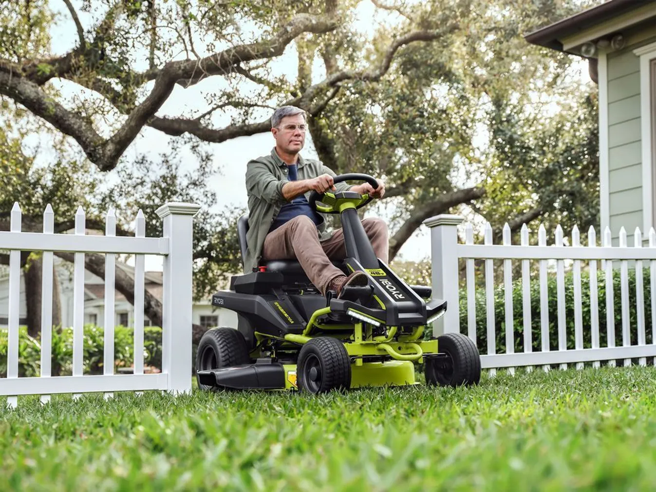 AKUMURUTRAKTOR RYOBI RY48RM76A 