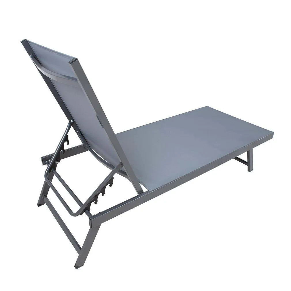 LAMAMISTOOL ARIO HALL