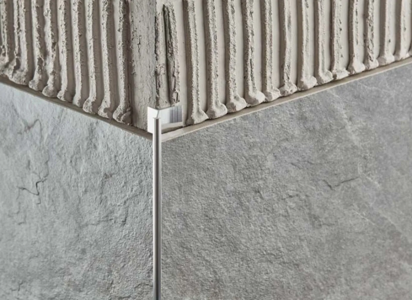 PLAADILIIST CEZAR KITSAS ALUMIINIUM 8X8X2500MM ANODEERITUD LÄIKIV HÕBE