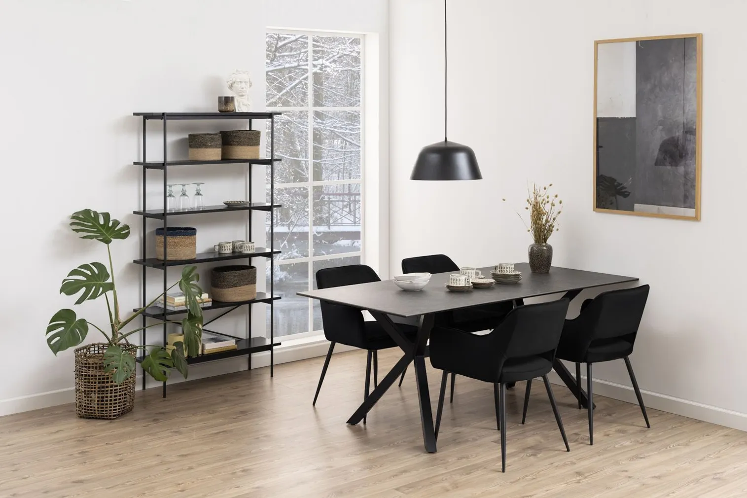 TOOL RANJA KÄETUGEDEGA, MUST