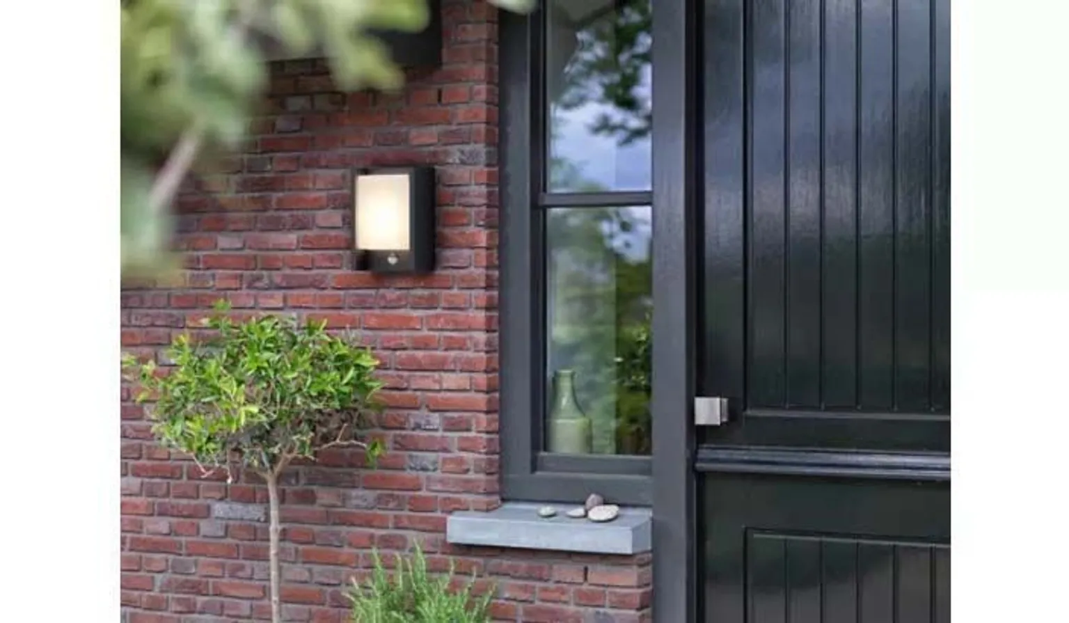 VÄLISVALGUSTI PHILIPS ARBOUR 3,8W 2700K ANTRATSIIT SENSORIGA