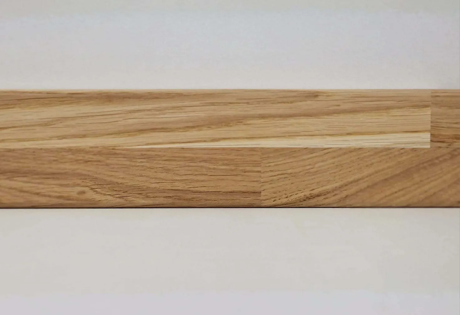 SOKLILIIST LAMELA TÄISPUIT TAMM, SÕRMJÄTKATUD 20X44MM 2,4M