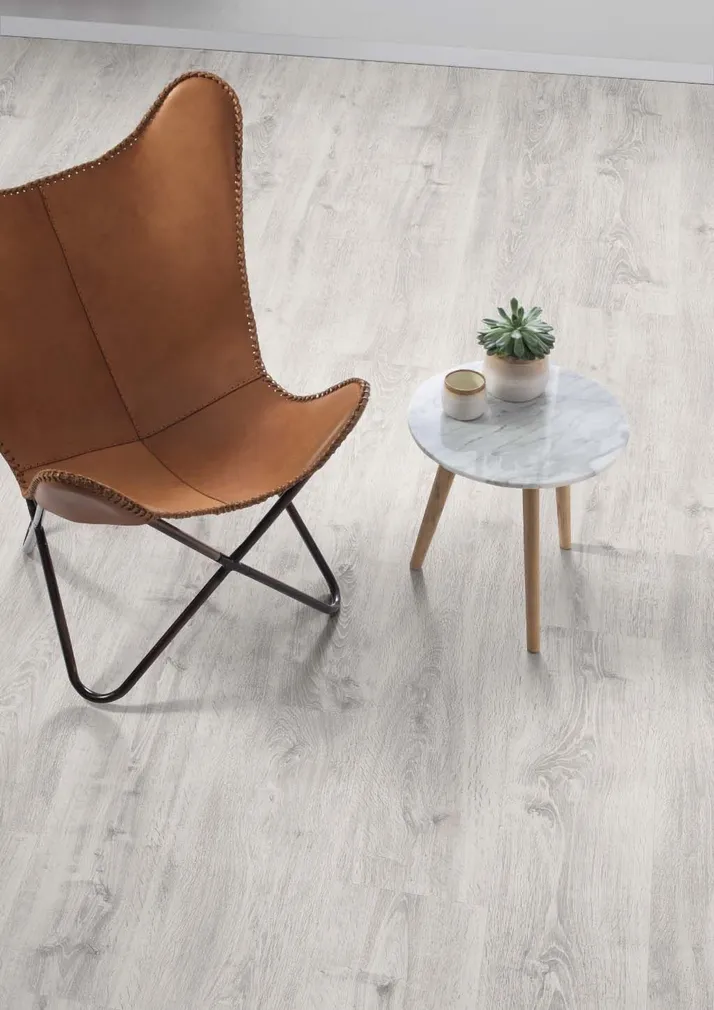 LAMINAATPARKETT EGGER 8MM VALGE WALTHAMI TAMM 1-LIPP 2,54M² PAKIS