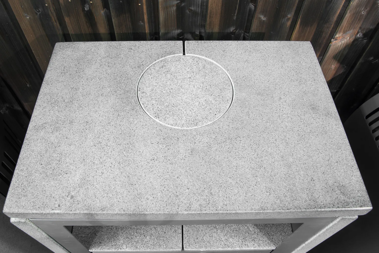 KAMIN MUSTANG GRANITE