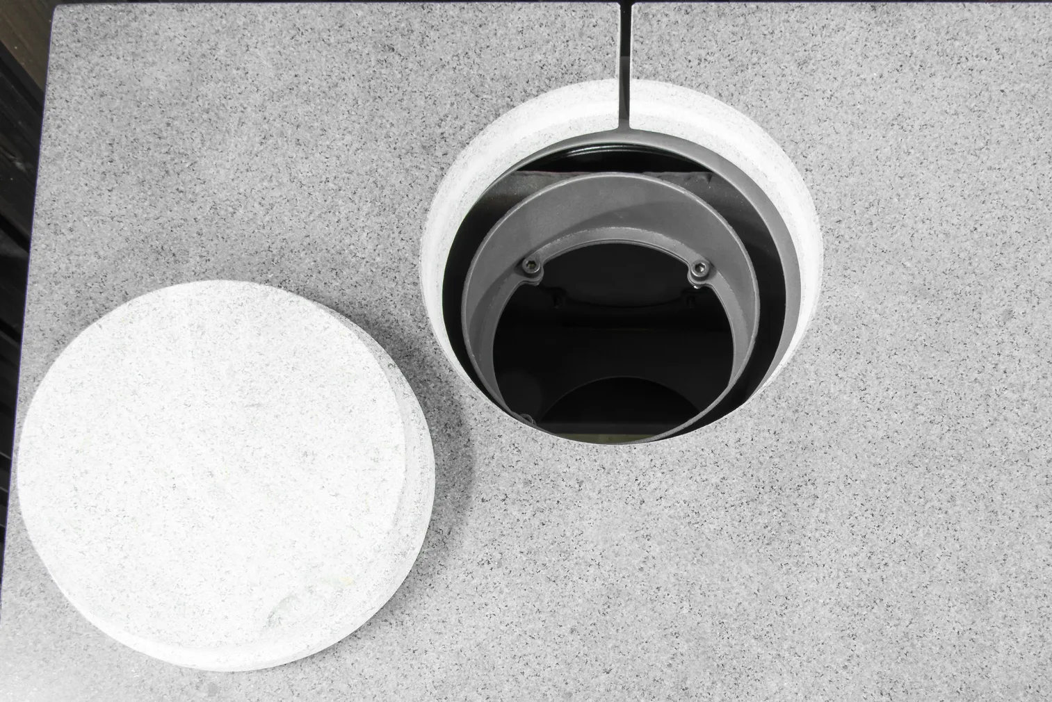 KAMIN MUSTANG GRANITE