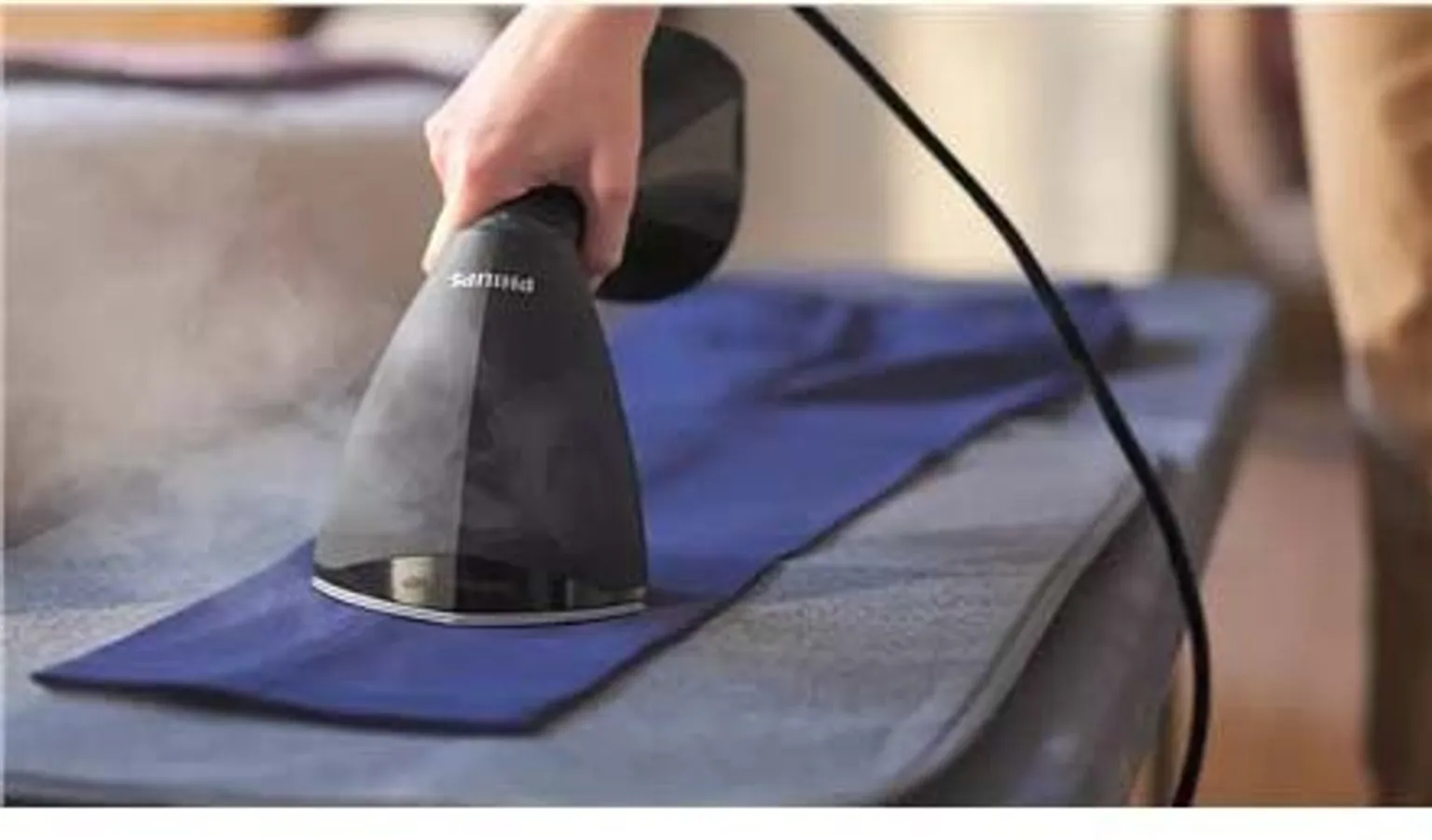 KÄSIAURUTI PHILIPS GC800 1600W