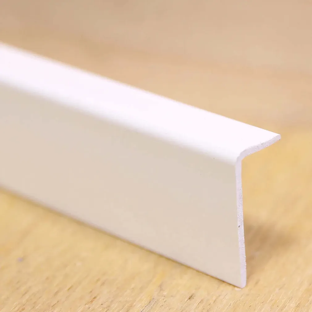 VÄLISNURGALIIST PVC KKU10/20 VALGE 10X20MM 2,6M